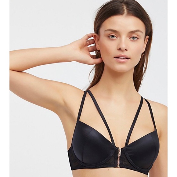 KISSKILL Other - Kisskill black bond zip bra NWT